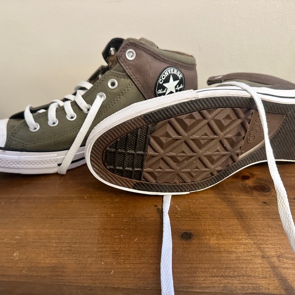 Converse Chuck Taylor All Star High Street Hi High-Top Sneaker - Men's size 11 - Picture 2 of 3